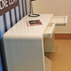 Výstavná vzorka Kancelársky stôl s 2 zásuvkami Ruby - 5