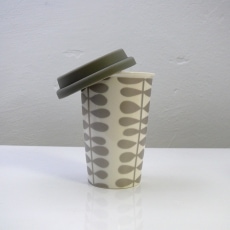 Porcelánový hrnček so silikónovým vekom, 12,5 cm - 7