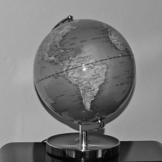 2. akosť Stolná lampa Globus na kovovom podstavci, 25 cm - 1