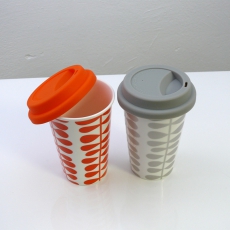2. jakost Porcelánový hrnek se silikonovým víčkem, 12,5 cm, oranžová - 3