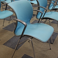 Dizajnová konferenčná stolička Fritz Hansen, stohovateľná - 5