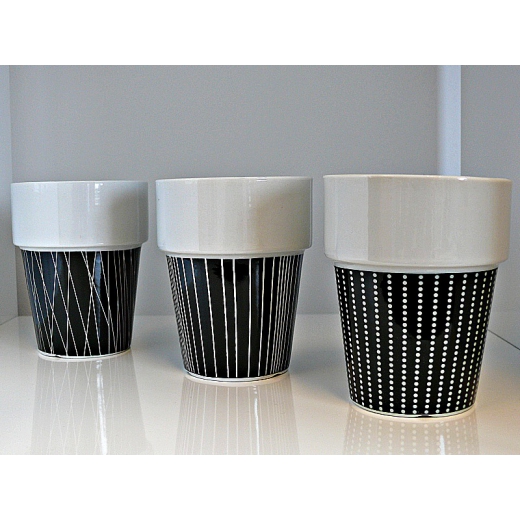 Hrnček porcelánový stohovateľný, čierna - 1