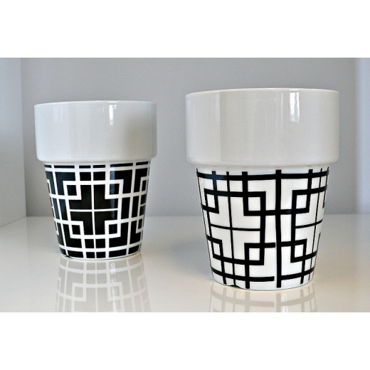 Hrnček porcelánový stohovateľný, štvorce - 1