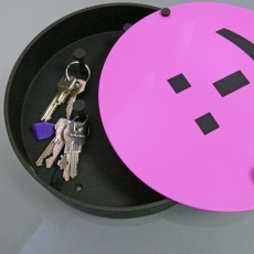 Nástenná skrinka na kľúče Smajlík, 24 cm - 3