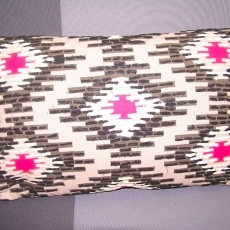 Polštář s potiskem a výšivkou Laika, 50x30 cm - 1