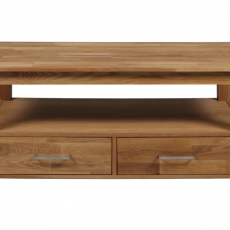 TV stolík so zásuvkami z masívu Corti, 110 cm - 1