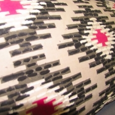 Vankúš s potlačou a výšivkou Laika, 50x30 cm - 3